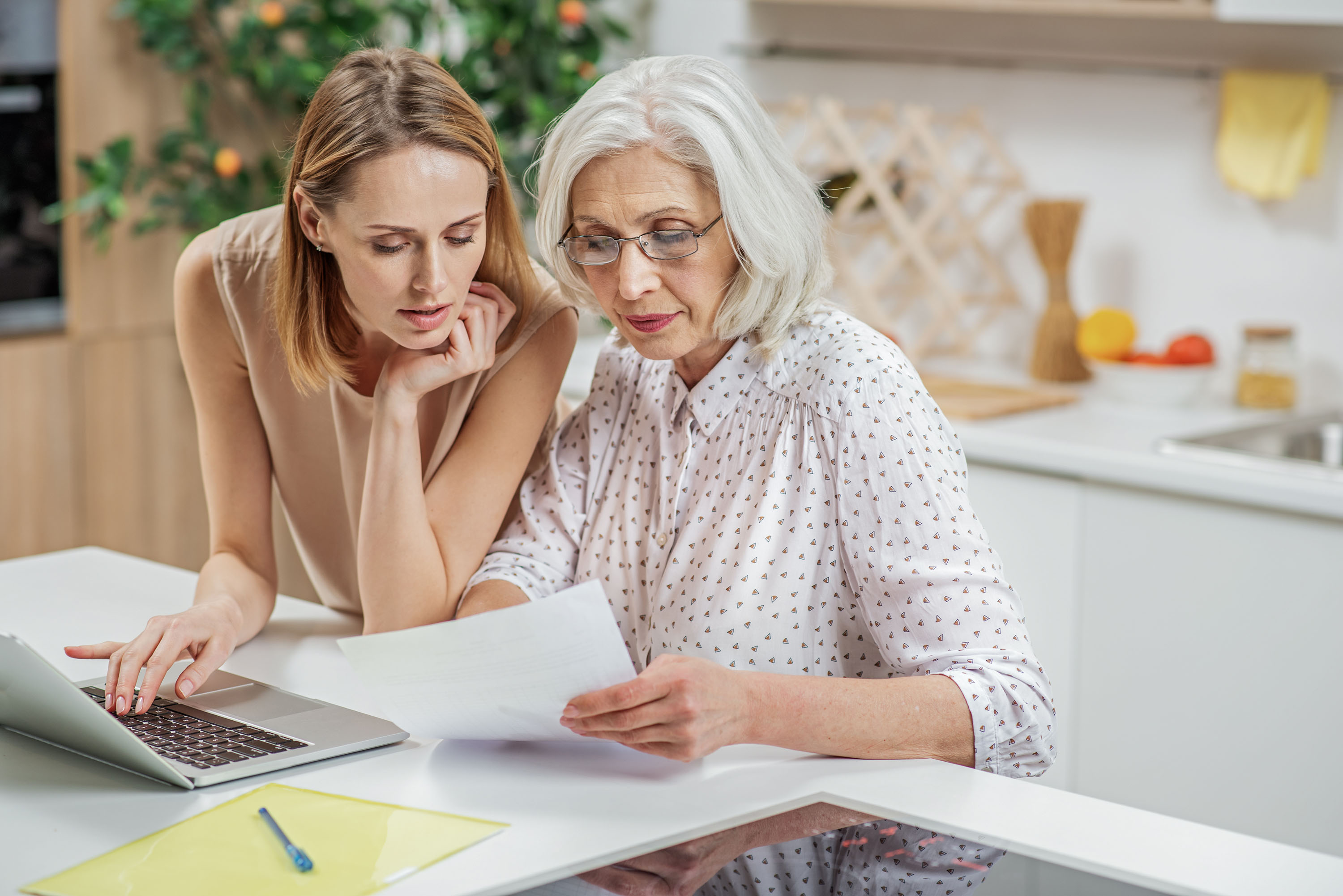 4 ways to address elderly parents in your estate plan