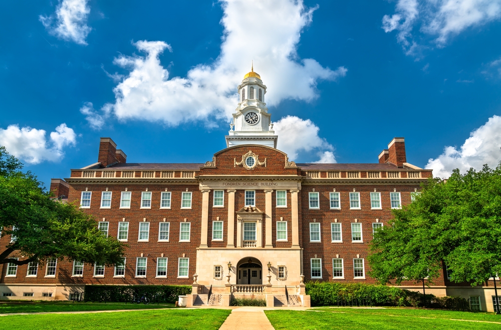 Tax tips for parents with kids heading to college this fall